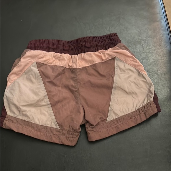 Kith Colorblock Shorts - Picture 2 of 3